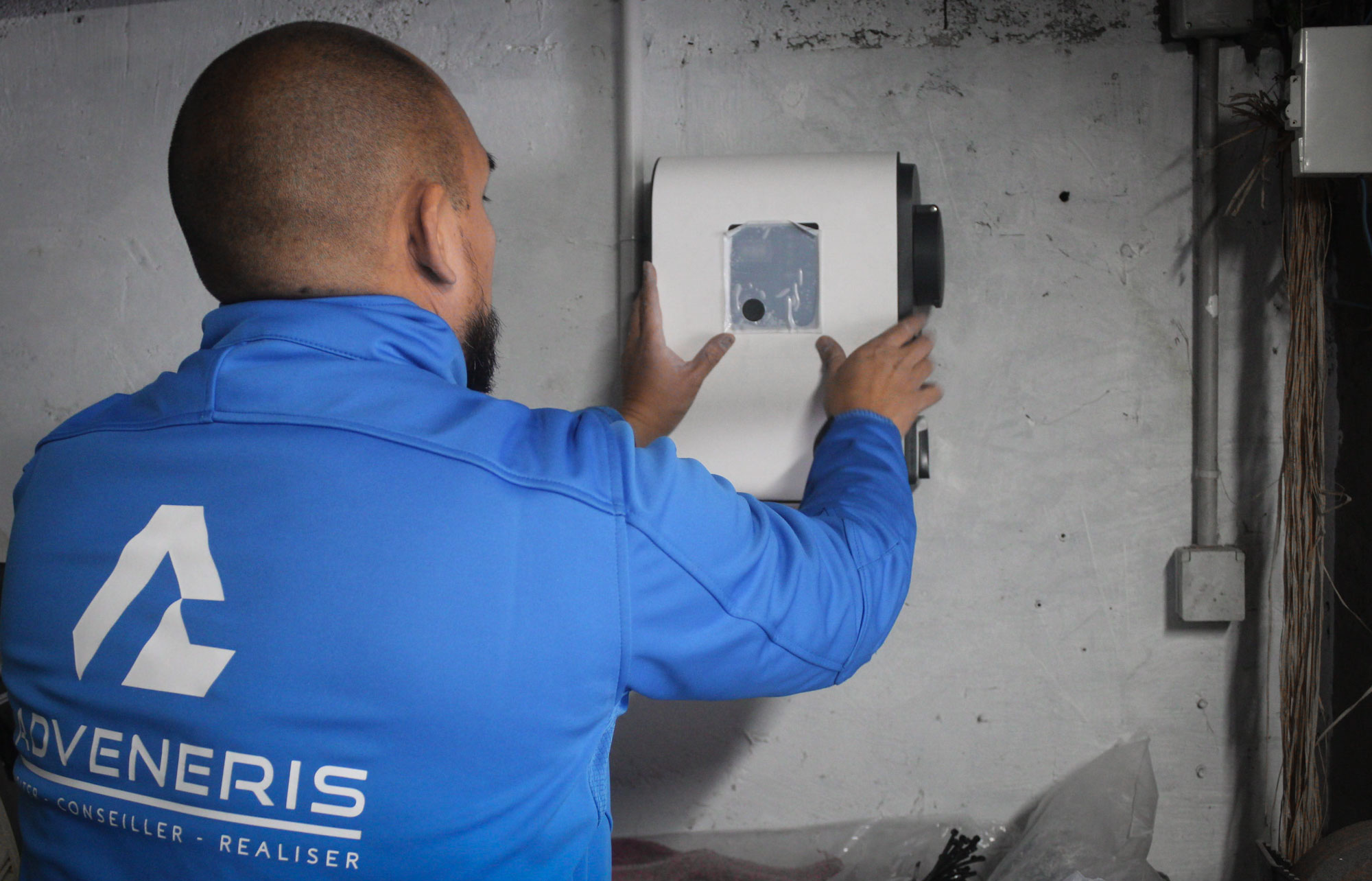 installation borne de recharge legrand pour vehicule electrique