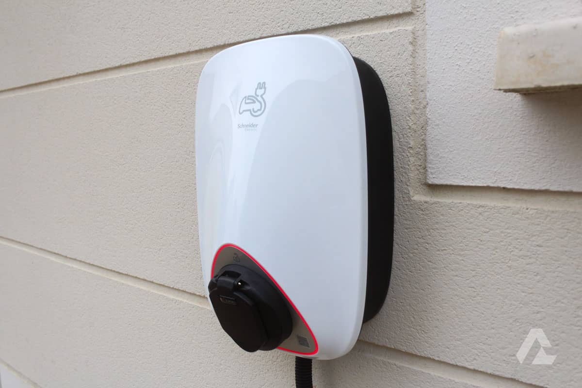 recharger une tesla sur toutes les bornes électriques